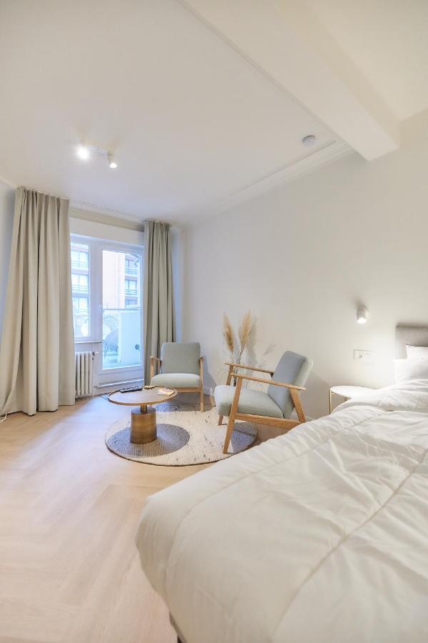 Studio By Juliz - Top Location At The Beach & In City Center! Остенде Экстерьер фото